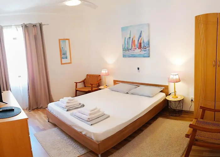 Апартаменты House Festini Madona Паг