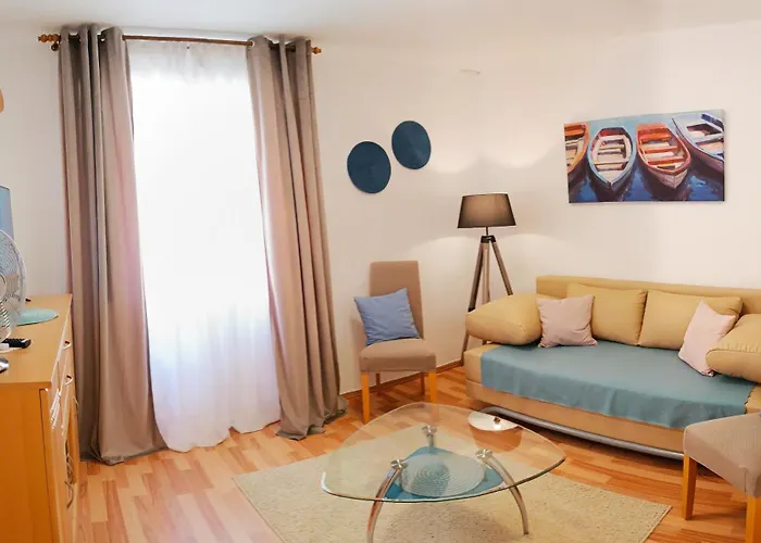 House Festini Madona Апартаменты Паг
