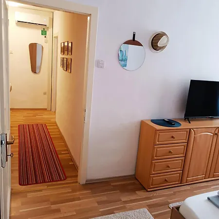 House Festini Madona * Pag Town