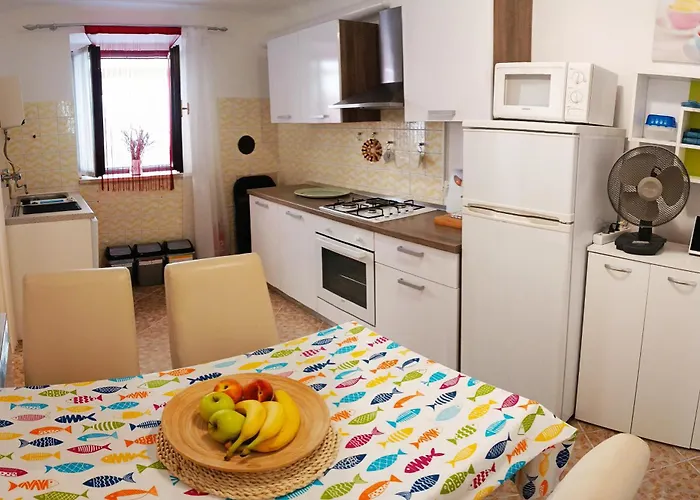 Apartment House Festini Madona Pag Town